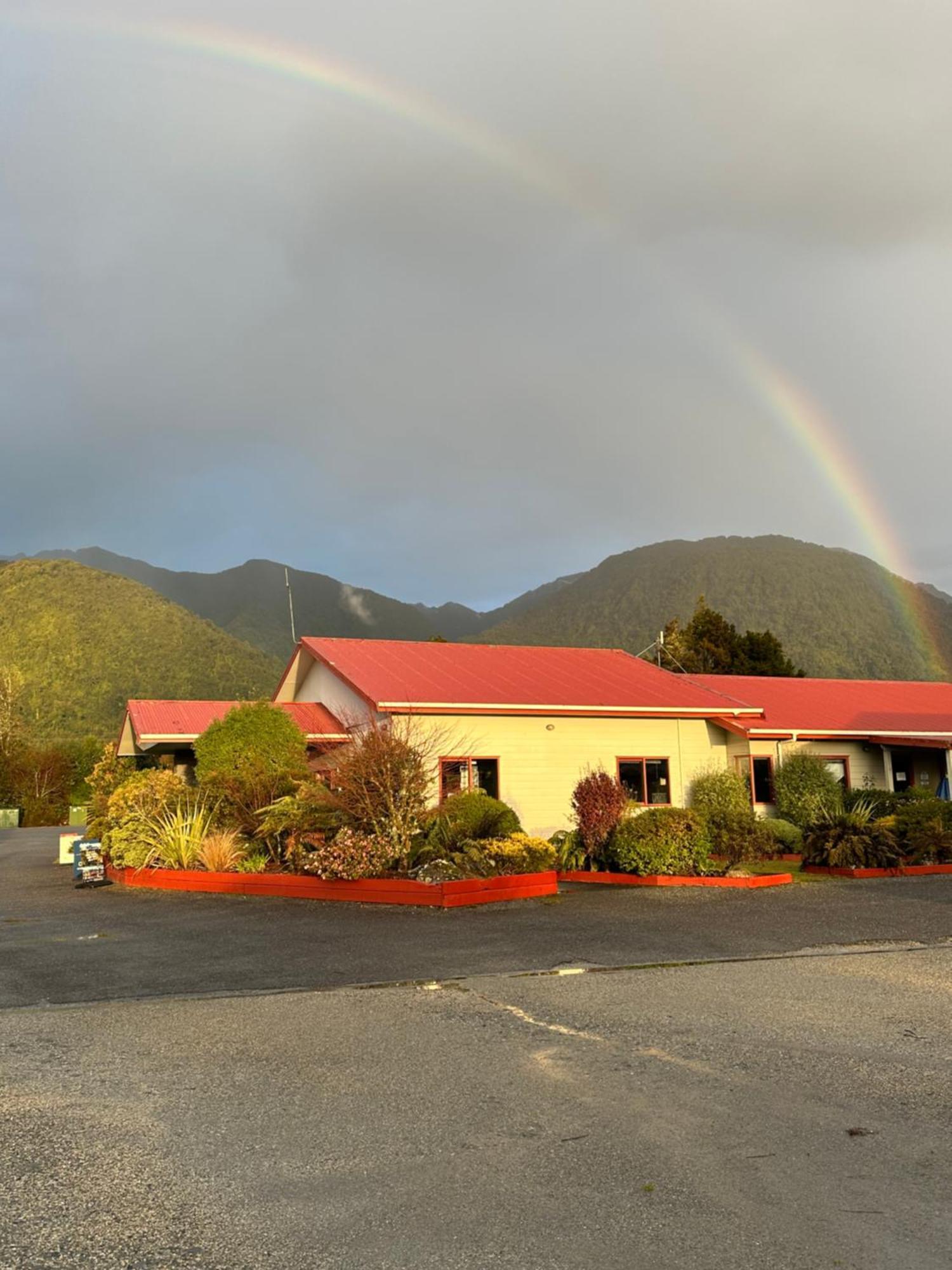 Franz Josef Top 10 Holiday Park Buitenkant foto