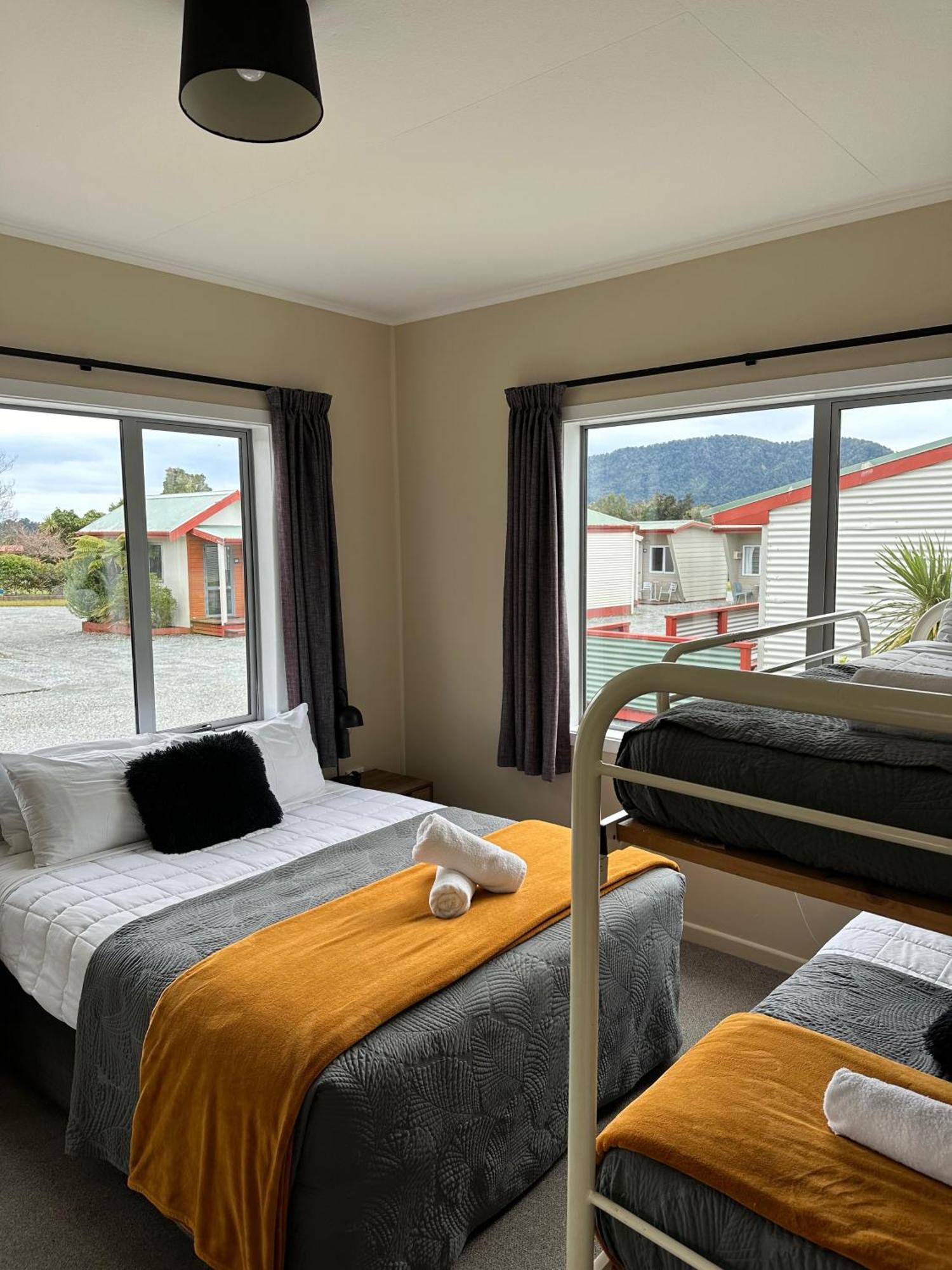 Franz Josef Top 10 Holiday Park Buitenkant foto